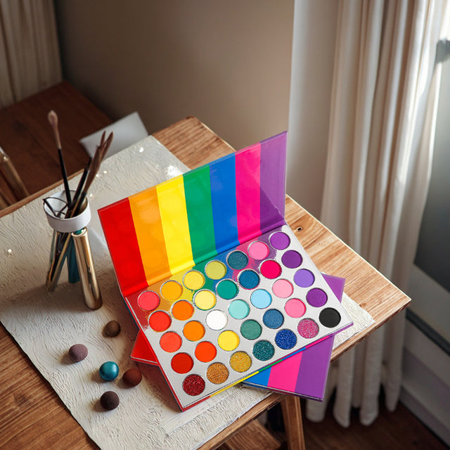 Eyeshadow Palette — 35 Colours, Matte/Shimmer, No Logo